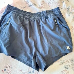 Vuori Shorts